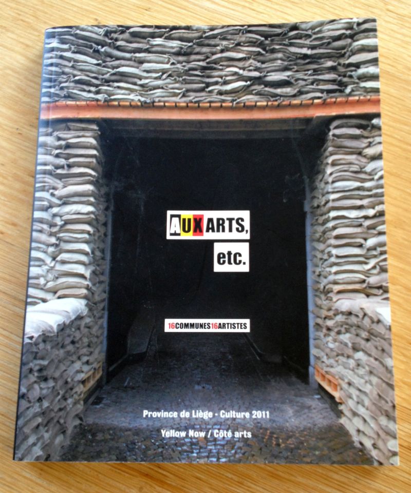 02 edition inventaire AuxArts etccataloguedexpositionCommissaireJacquesCharlierEditionsYellowNow2011